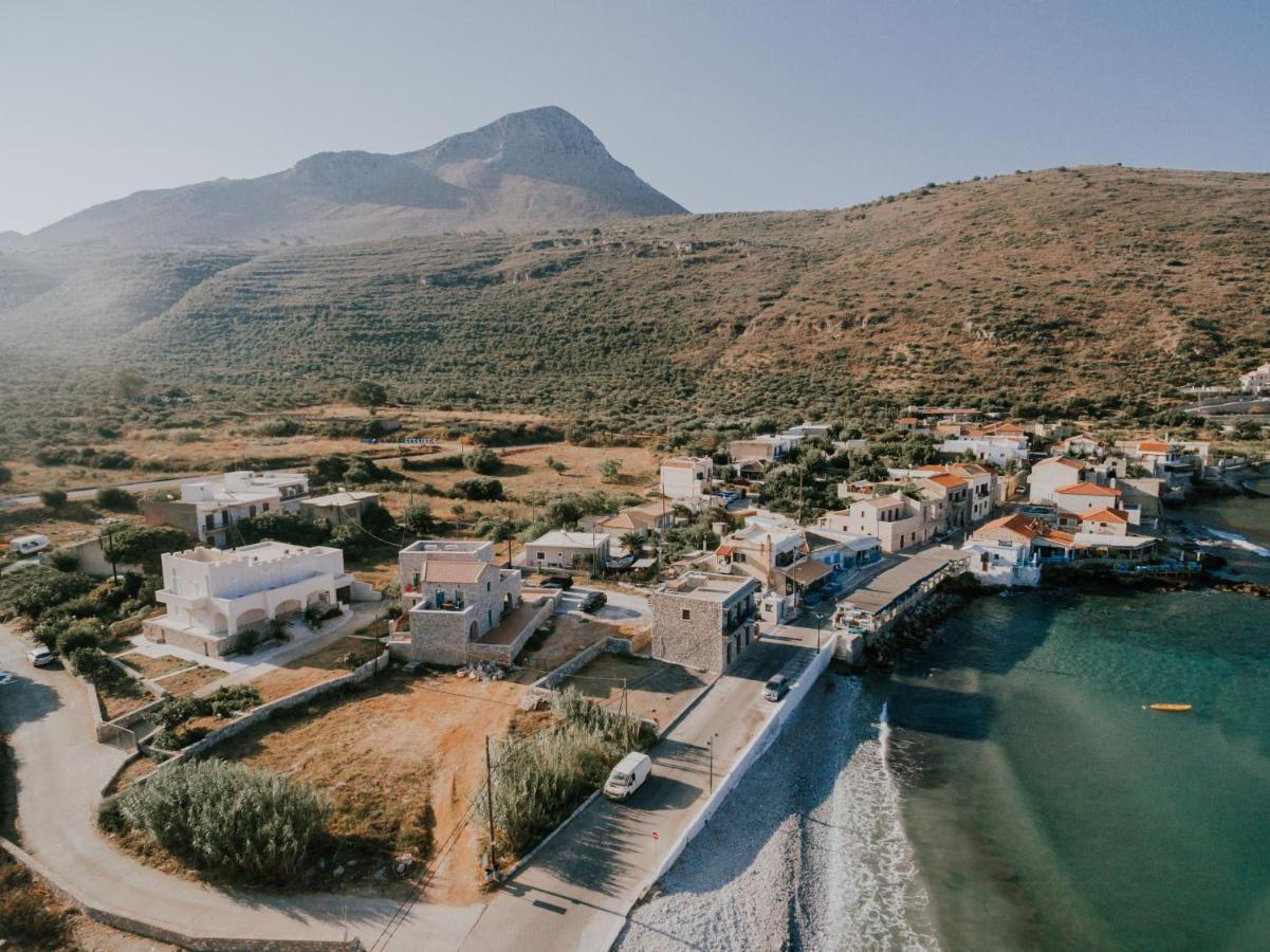 George Seafront Suites Neo Oitilo Екстер'єр фото