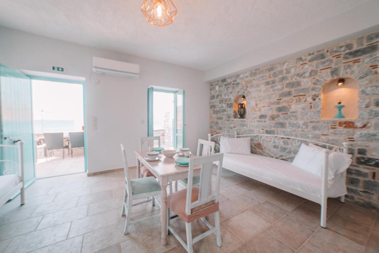 George Seafront Suites Neo Oitilo Екстер'єр фото